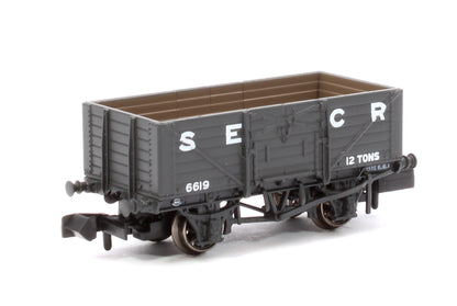 SECR Wagons Pack 3 - SECR Livery 7 Planks (Dia.1355)