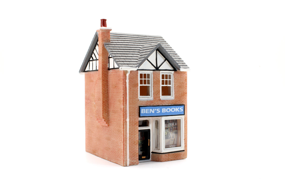 Pre-Owned R9269 Hornby Thomas & Friends 'Ben's Books' Building