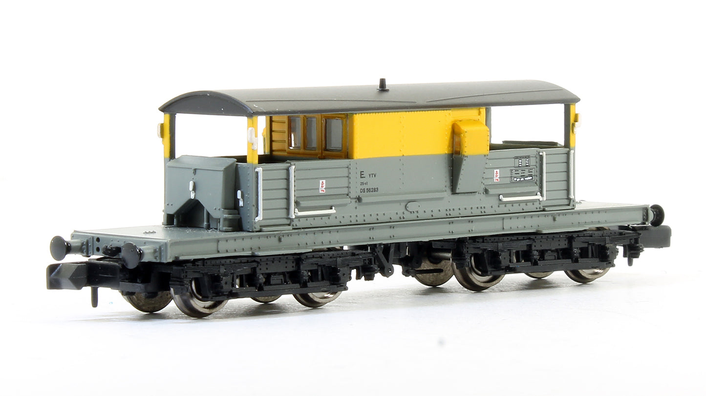 Pre-Owned 377-876Y Queen Mary Brake Van Departmental (Dutch) Exclusive Edition