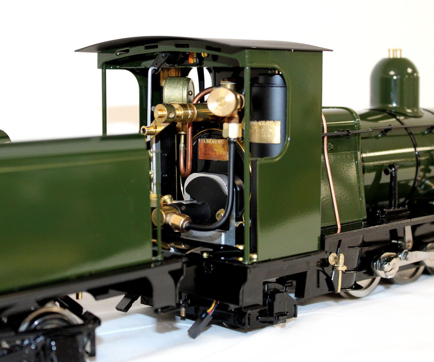 Class C 4-6-2 'Darjeeling' Deep Bronze Green (Radio Control, Insulated Wheels) Steam Locomotive