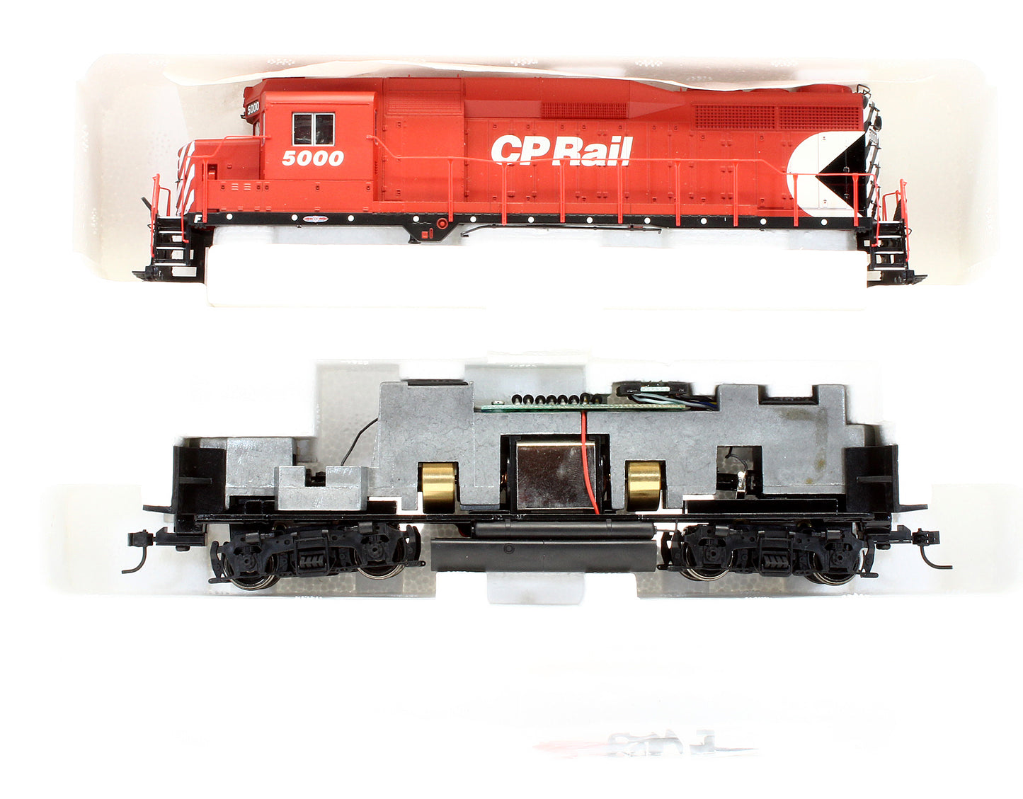 Pre-Owned GP30 Phase II W/Dynamic Brakes CP Rail Diesel Locomotive  - Road #5000
