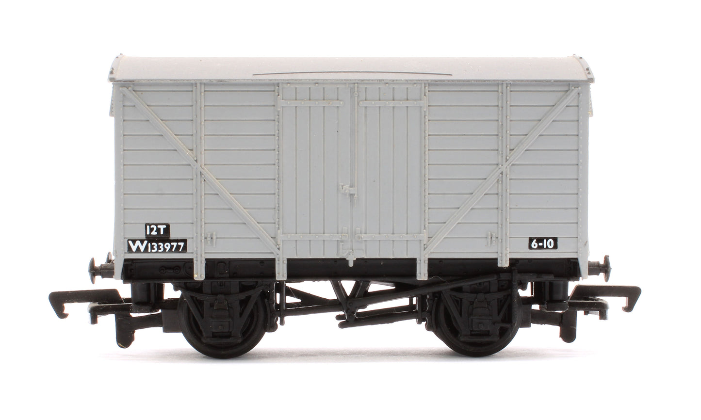 Pre-Owned 12T BR Grey Vent Van 'W133977'