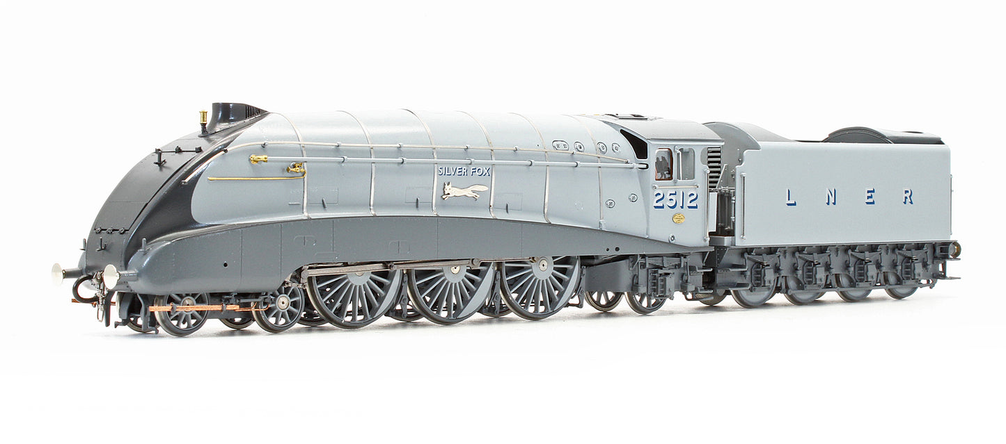 Pre-Owned LNER 4-6-2 Silver A4 'Silver Fox' 2512 Steam Locomotive - DCC Sound