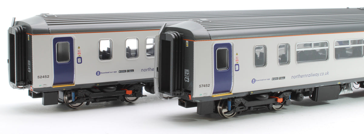 White Rails Livery Realtrack RT156-411 Class 156 Northern White Livery 2 Car DMU – Rails ...