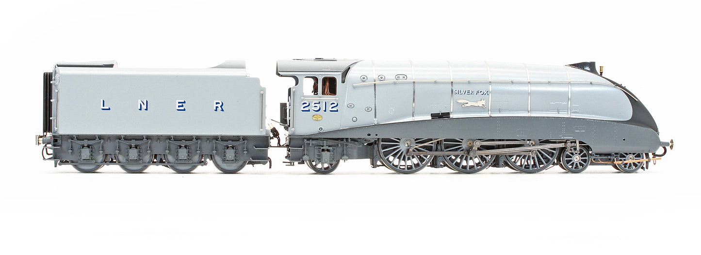 Pre-Owned LNER 4-6-2 Silver A4 'Silver Fox' 2512 Steam Locomotive - DCC Sound