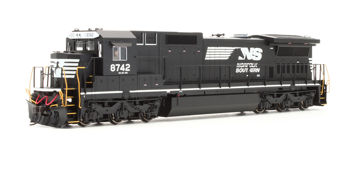 Pre-Owned Dash 8-40C Norfolk Southern "Horsehead" Diesel Locomotive - Road #8742 - DCC Sound