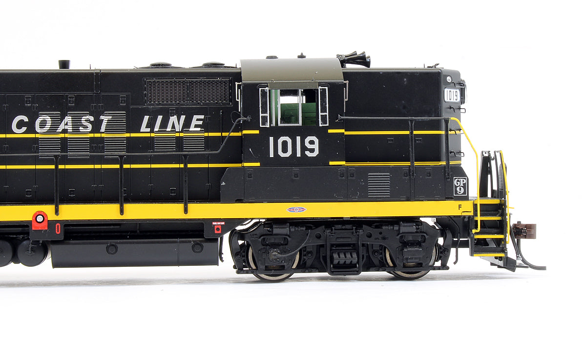 Pre-owned Genesis GP9 Phase II Diesel Locomotive Seaboard Coast Line - Road #1019 (DCC Sound Fitted)