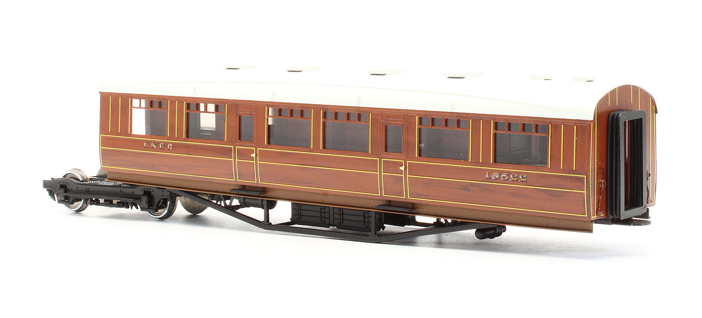 Pre-Owned LNER Teak Triplet Set