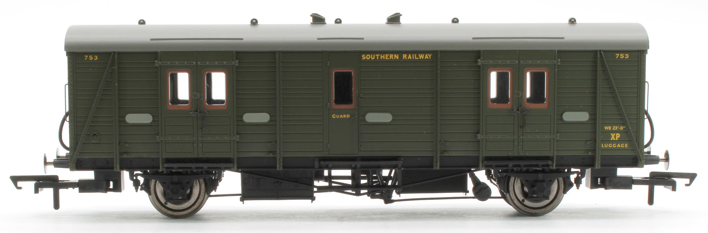 Pre-Owned SR Maunsell Passenger Brake 'Van C' 753