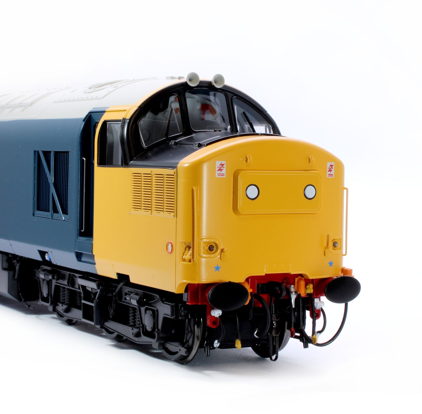 Class 37/0 BR Large Logo Blue Unnumbered (Centre Headcode) Diesel Locomotive