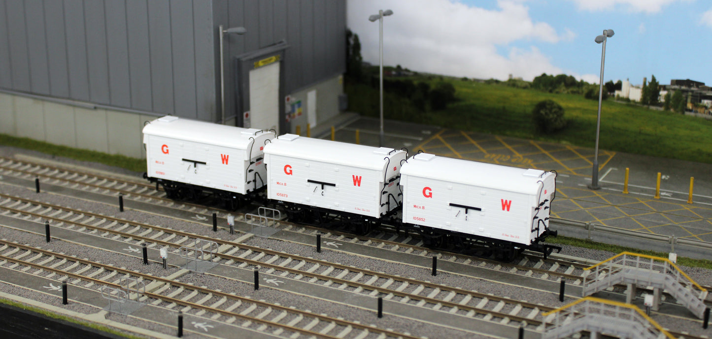 KRM-MICA-OO-A GWR ‘Mica B’ Refrigerated Meat Van - SVR Preserved Wagons - Pack of 3