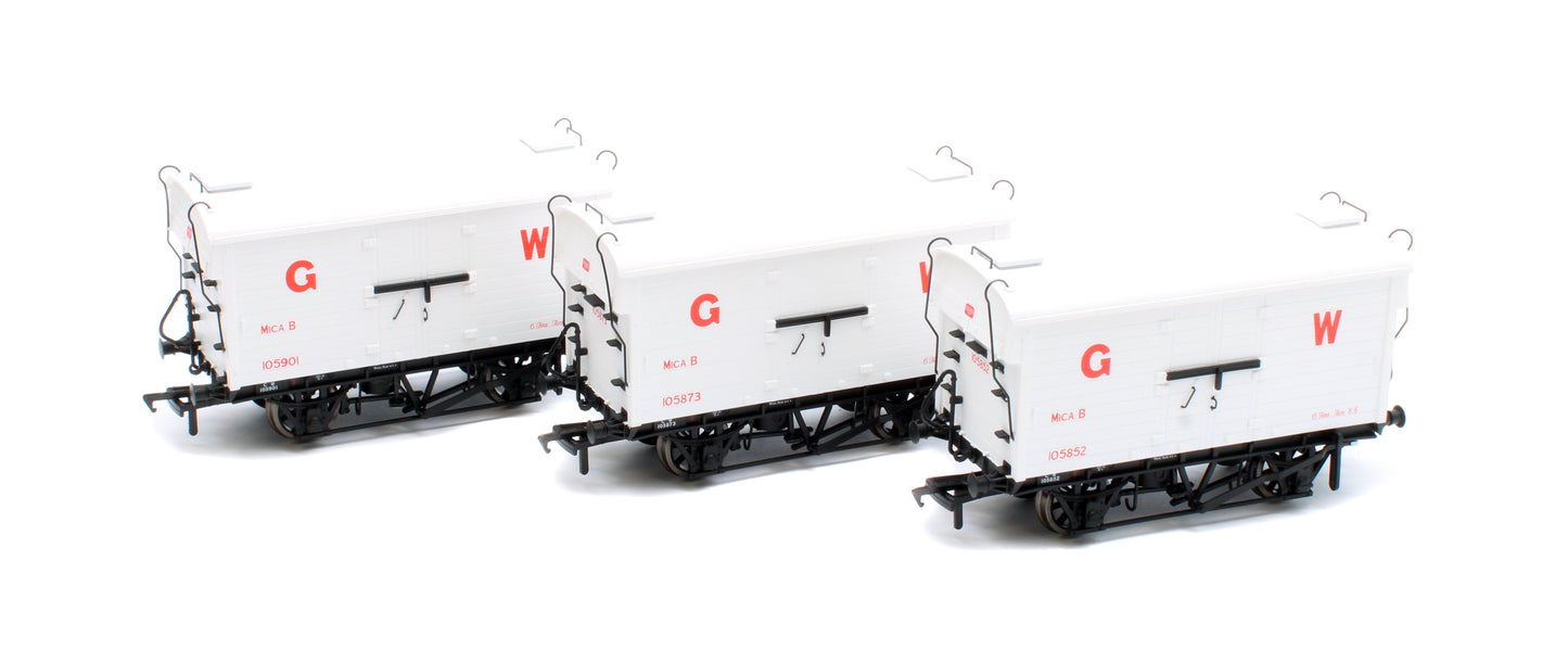 KRM-MICA-OO-A GWR ‘Mica B’ Refrigerated Meat Van - SVR Preserved Wagons - Pack of 3