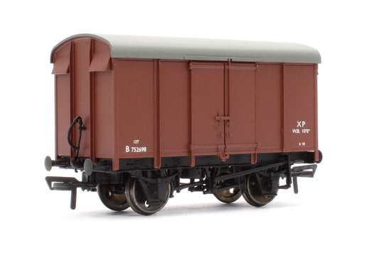 Pre-Owned 12T BR Bauxite Southern Plywood Side Vent Van 'B752698'