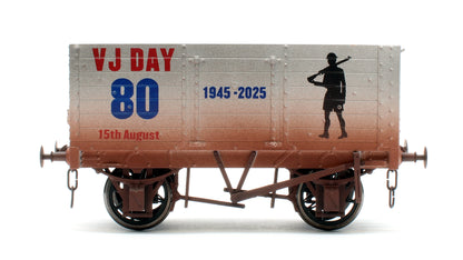 7 Plank 9' W/B VJ Day Army 80th Anniversary - Weathered