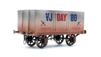 7 Plank 9' W/B VJ Day Airforce 80th Anniversary - Weathered