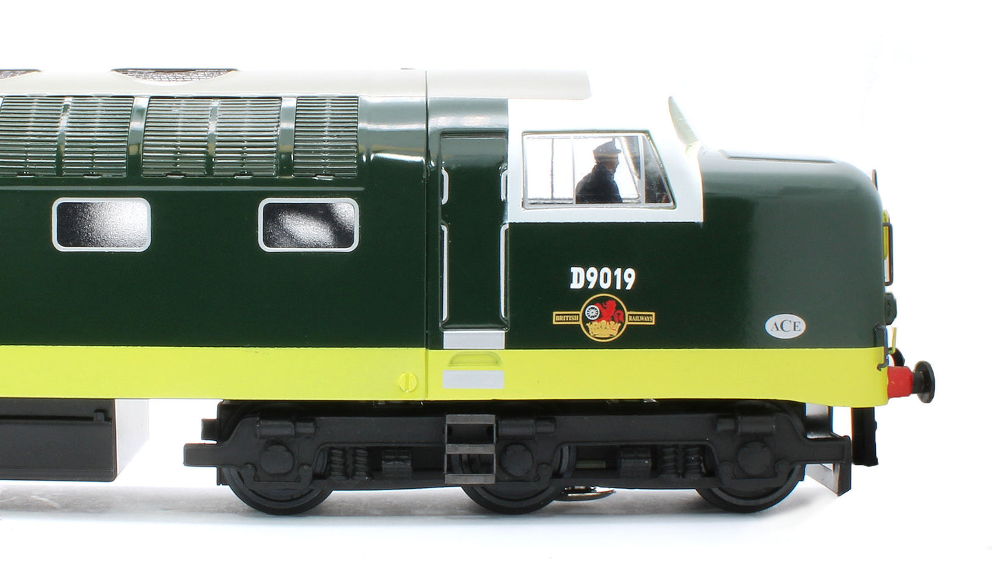 E/41-B2 Class 55 English Electric Deltic "The Royal Highland Fusilier" BR Green Small Yellow Panels No. D9019 Diesel Locomotive