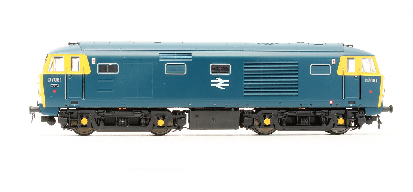 Pre-Owned 3512 Class 35 D7061 Hymek BR Blue With Full Yellow Ends Diesel Locomotive