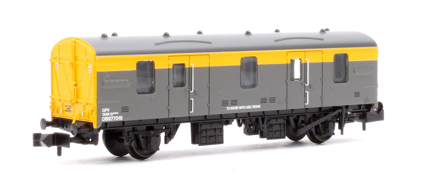 BR Mk1 QPV (Ex-CCT) Covered Carriage Truck BR Engineers Grey & Yellow No.DB977019