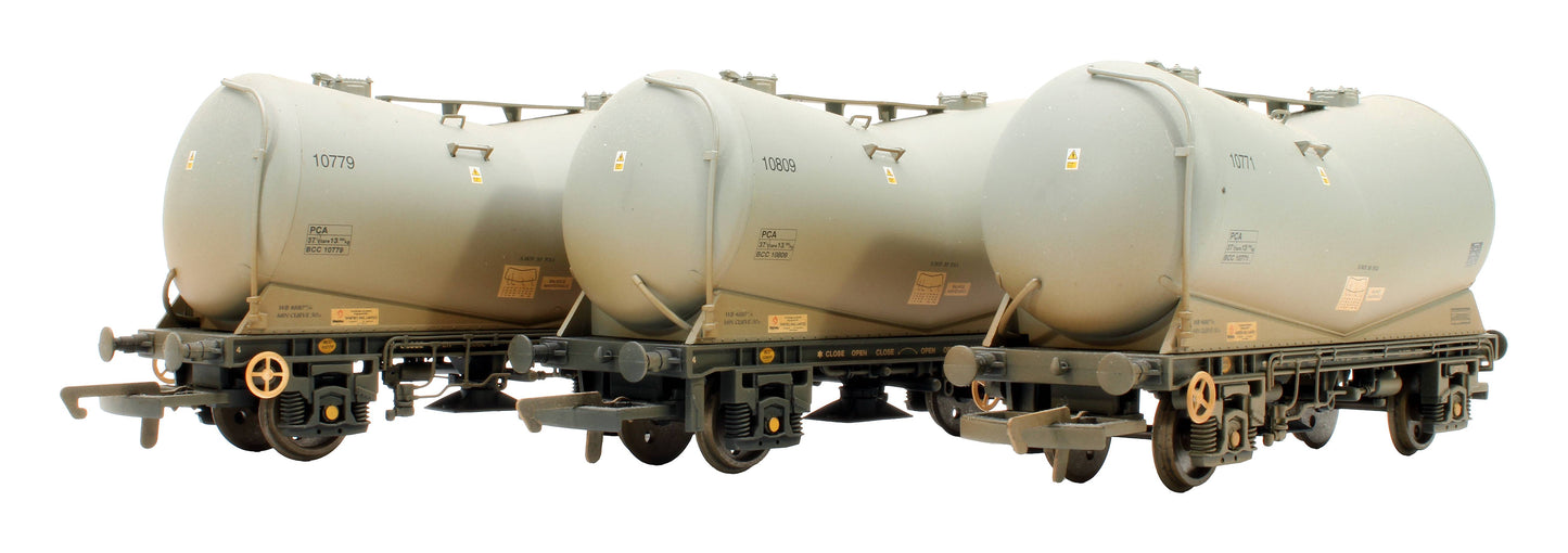 Pre-Owned R6388 Set Of 3 VEE Tank Wagons - Weathered