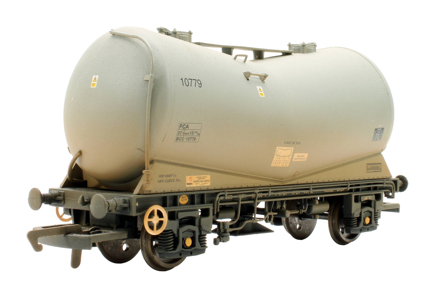 Pre-Owned R6388 Set Of 3 VEE Tank Wagons - Weathered
