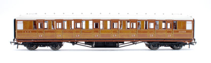 LNER Gresley Corridor Teak Coaches 3rd class No.31869