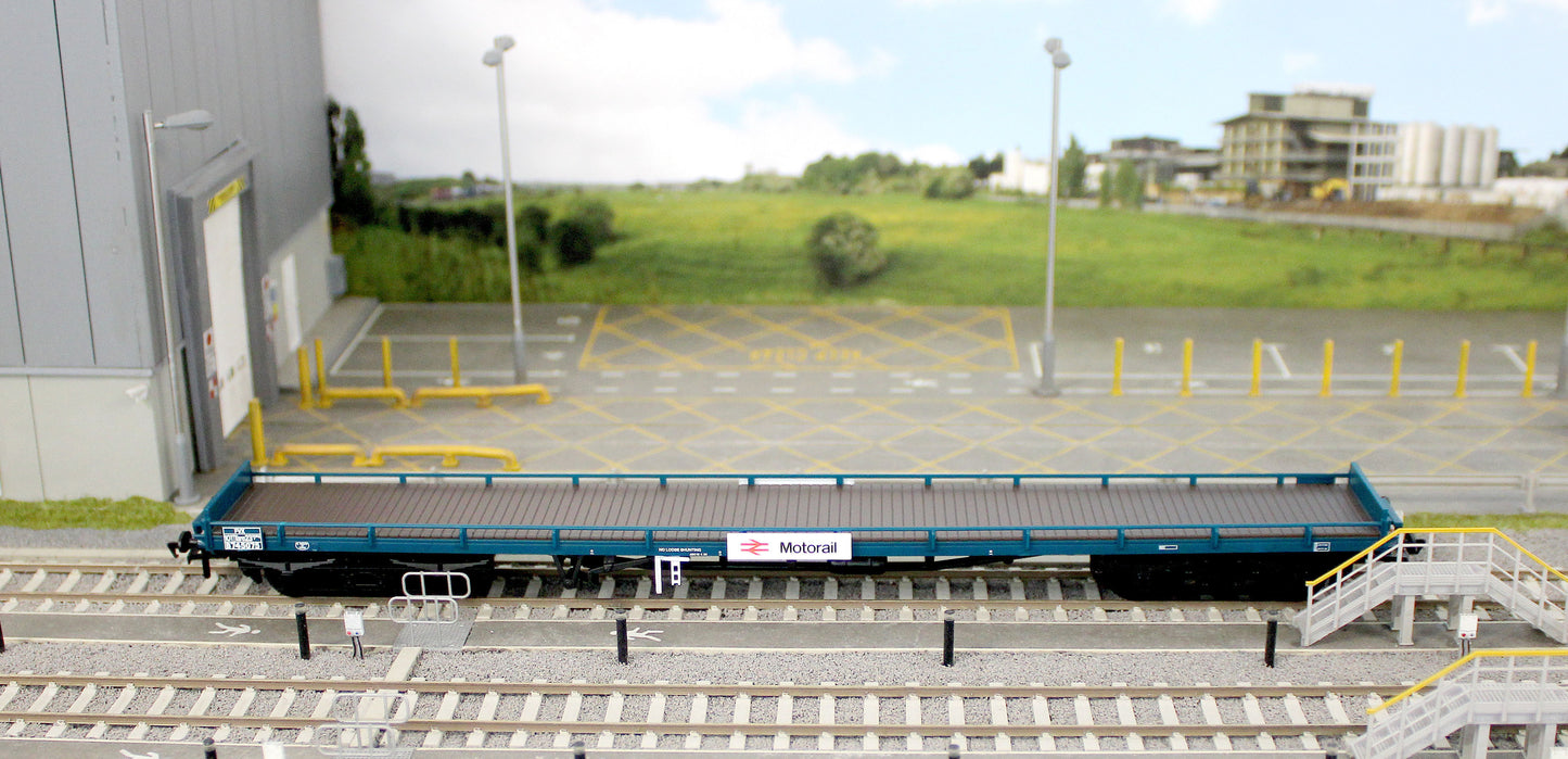 38-902A BR FVX Carflat Wagon BR Blue 'Motorail' No.B745075