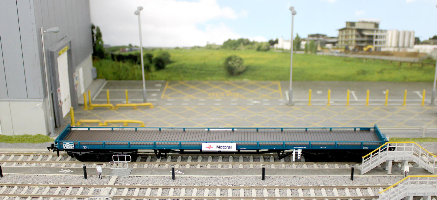 38-902B BR FVX Carflat Wagon BR Blue 'Motorail' No.B745077