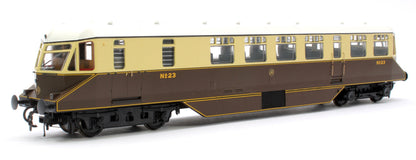 Pre-Owned GWR Passenger Railcar GWR Chocolate/Cream No.23 with Monogram (White Roof) Diesel Locomotive