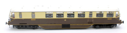 Pre-Owned GWR Passenger Railcar GWR Chocolate/Cream No.23 with Monogram (White Roof) Diesel Locomotive