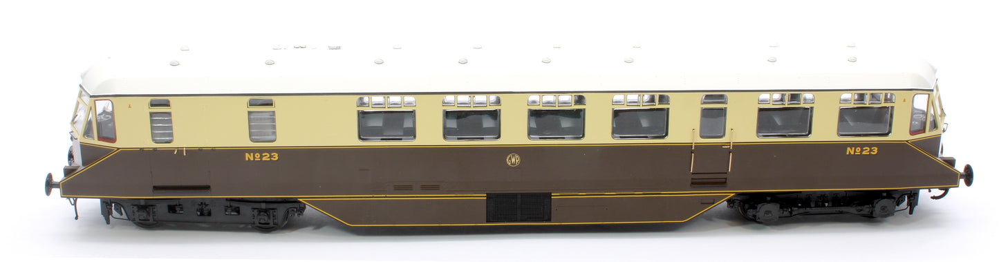 GWR Passenger Railcar GWR Chocolate/Cream No.23 with Monogram (White Roof) Diesel Locomotive