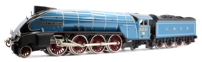 E/36-B2-CN P2 Class Streamlined "Cock O The North" 2-8-2 LNER Garter Blue No. 2001 Steam Locomotive