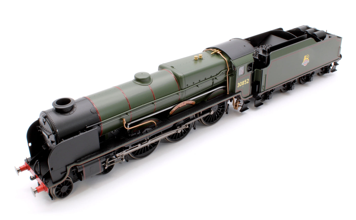 Lord Nelson Class 4-6-0 30852 'Sir Walter Raleigh' BR Green Early Emblem Steam Locomotive