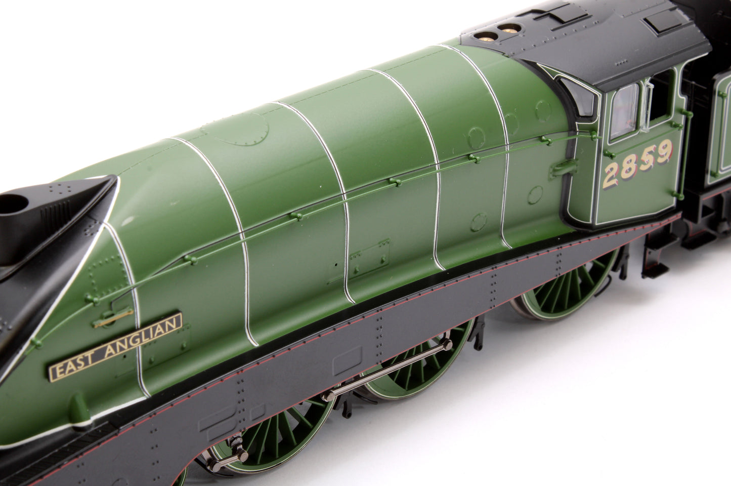 Pre-Owned R30136 Class B17/5 4-6-0 2859 'East Anglian' LNER Apple Green Steam Locomotive