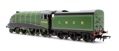 Pre-Owned R30136 Class B17/5 4-6-0 2859 'East Anglian' LNER Apple Green Steam Locomotive
