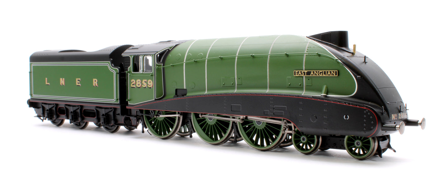 Pre-Owned R30136 Class B17/5 4-6-0 2859 'East Anglian' LNER Apple Green Steam Locomotive