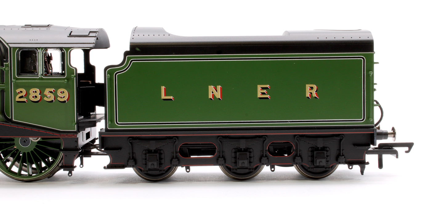 Pre-Owned R30136 Class B17/5 4-6-0 2859 'East Anglian' LNER Apple Green Steam Locomotive