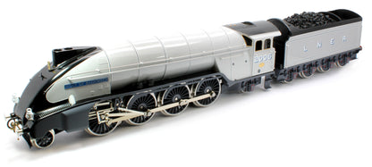 E/36-B3-WB P2 Class Streamlined "Wolf of Badenoch" 2-8-2 LNER Two Tone Grey No. 2006 Steam Locomotive
