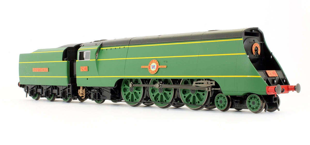 Pre-Owned SR 4-6-2 (Original) Merchant Navy Class 'Channel Packet' No.21C1 Steam Locomotive