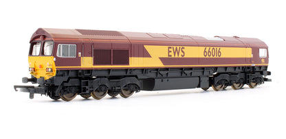 Pre-Owned EWS Class 66016 Diesel Locomotive With Two Seacow Hopper Wagons