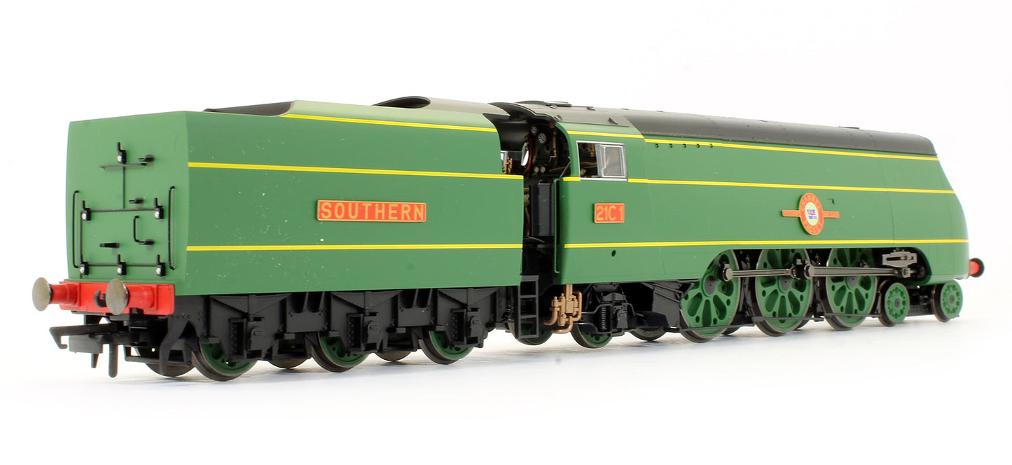 Pre-Owned SR 4-6-2 (Original) Merchant Navy Class 'Channel Packet' No.21C1 Steam Locomotive