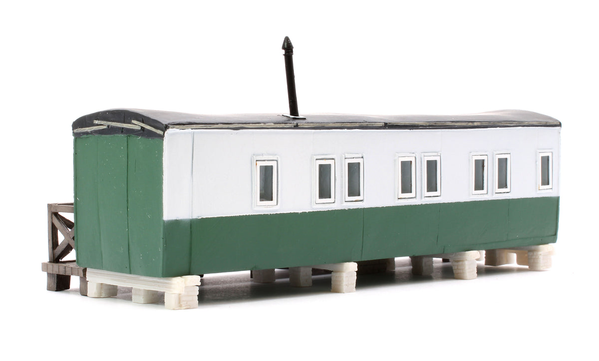 Scenecraft 44-0150G Holiday Coach Green and White – Rails of Sheffield