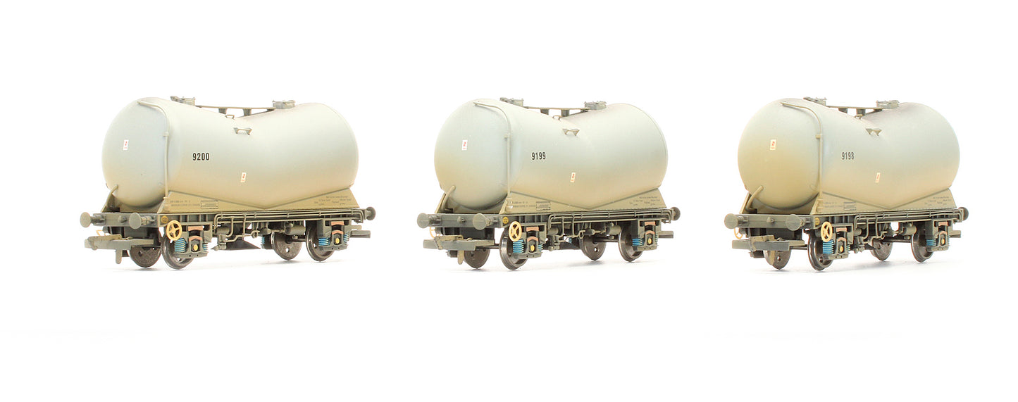Pre-Owned Set Of 3 VEE Tank Wagons - Weathered