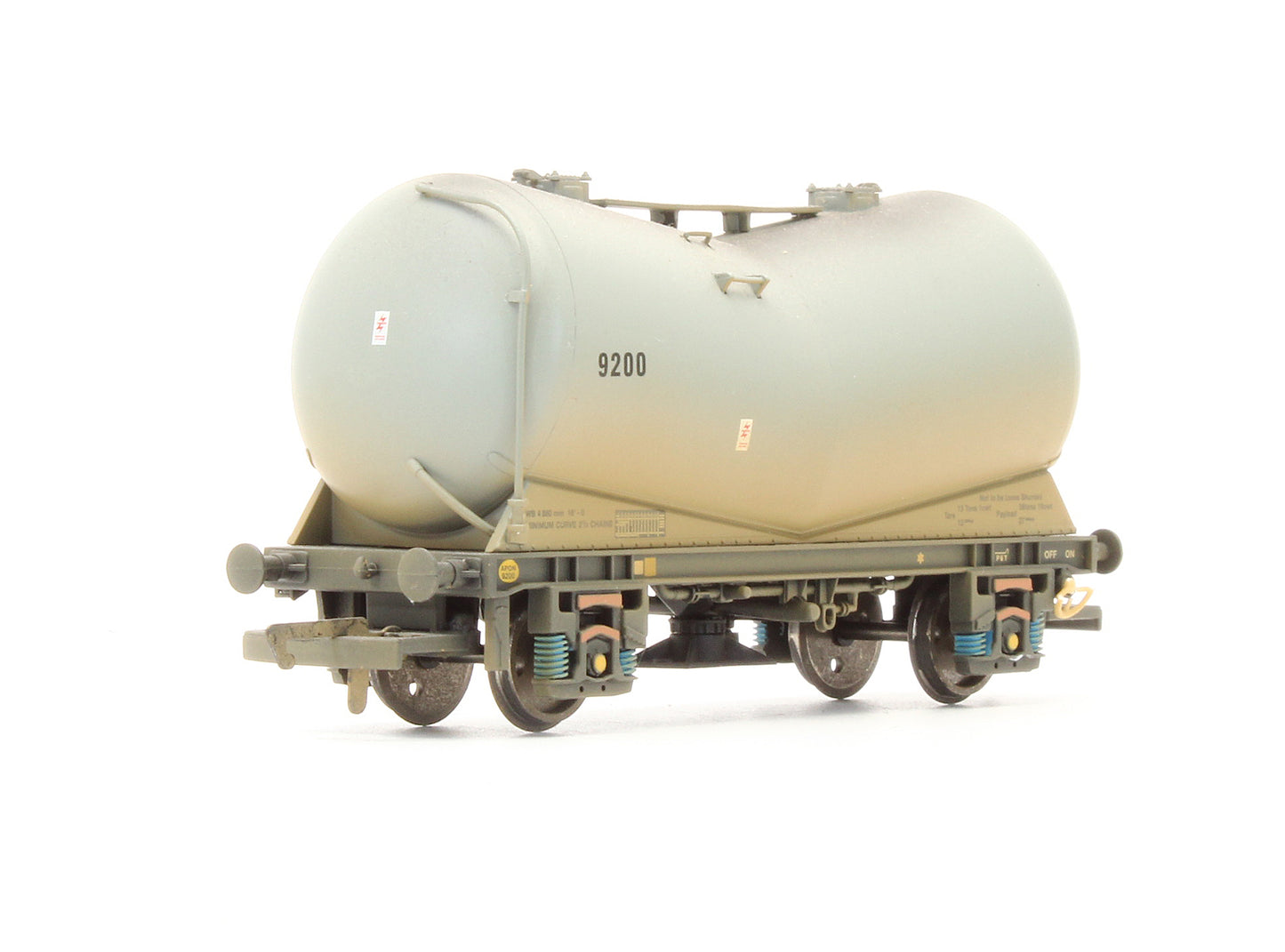 Pre-Owned Set Of 3 VEE Tank Wagons - Weathered