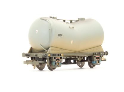 Pre-Owned Set Of 3 VEE Tank Wagons - Weathered
