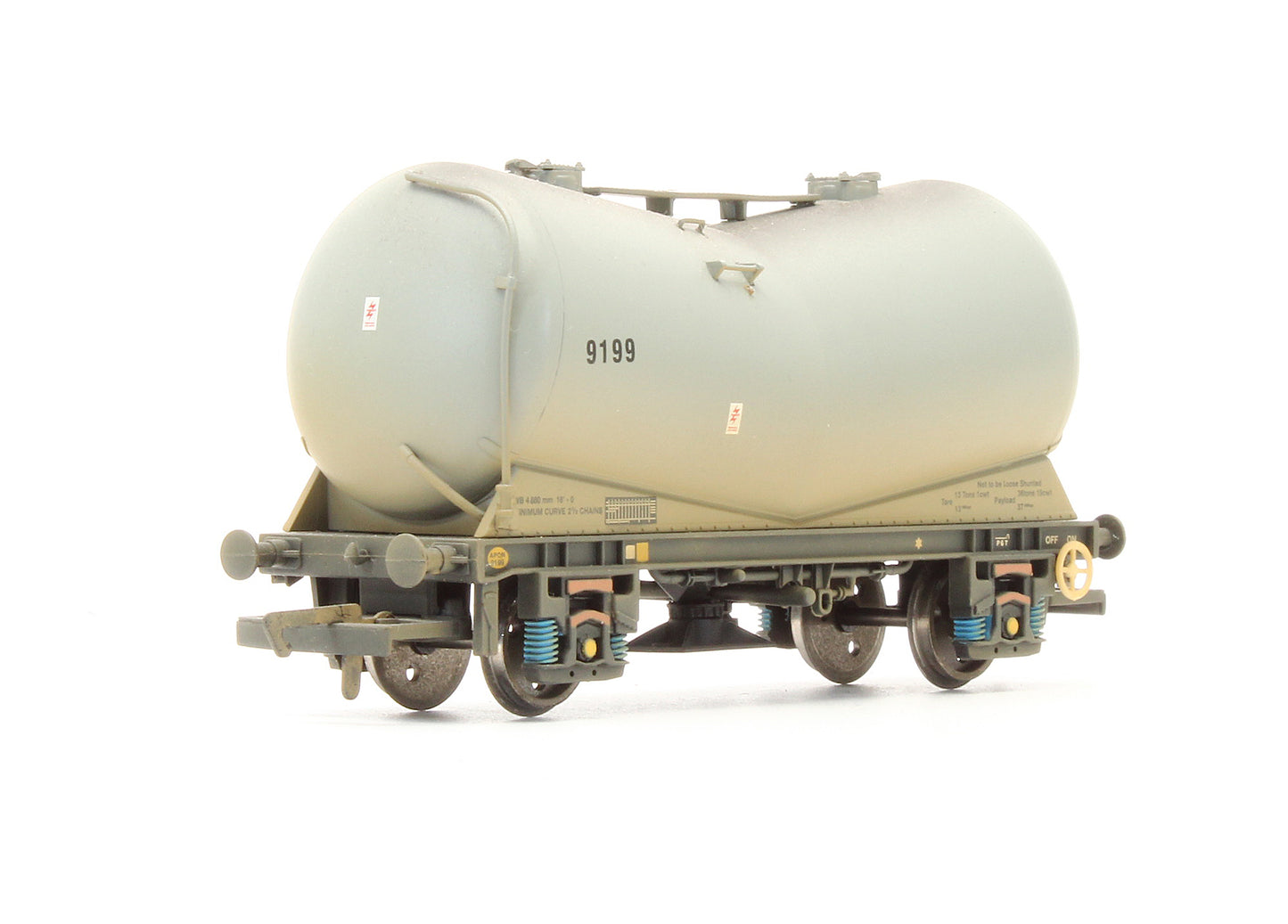 Pre-Owned Set Of 3 VEE Tank Wagons - Weathered