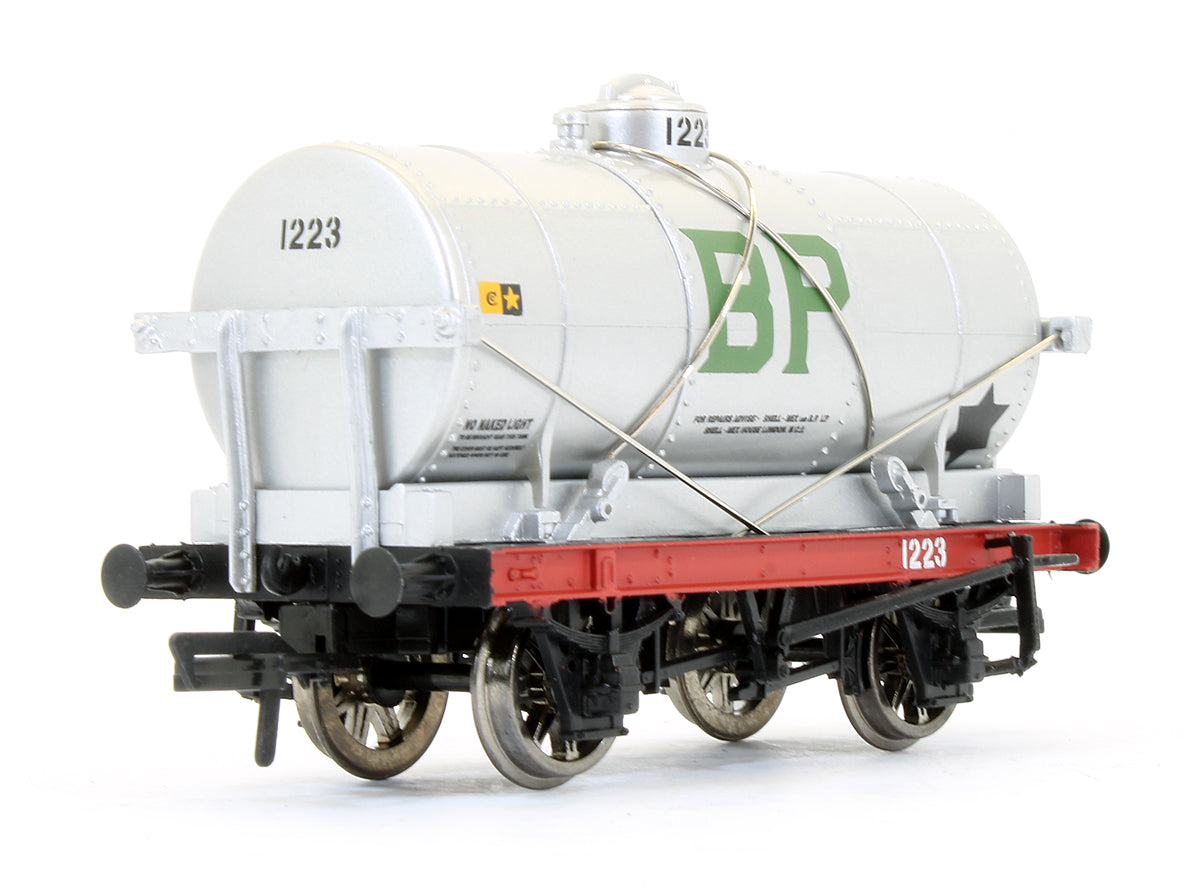 Pre-Owned Set Of 3 - 14T 'BP' Silver Tank Wagons