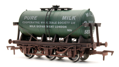 Pre-Owned Pure Milk Cooperative Ltd 6 Wheel Tanker No.009 (Weathered) - Limited Edition