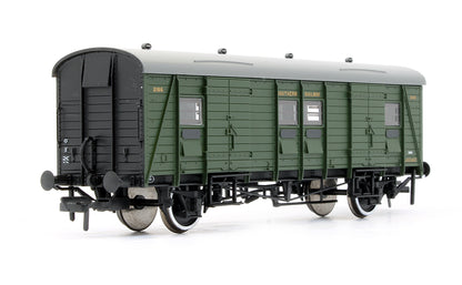 Pre-Owned Southern PLV Passenger Luggage Van Southern Railway Green