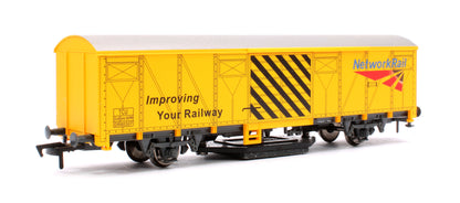 Pre-Owned GM4430101 Network Rail Yellow Track Cleaning Wagon