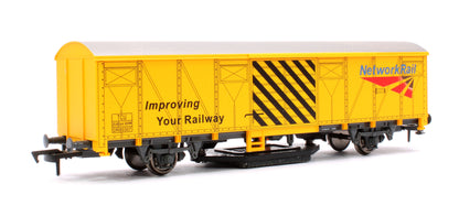 Pre-Owned GM4430101 Network Rail Yellow Track Cleaning Wagon
